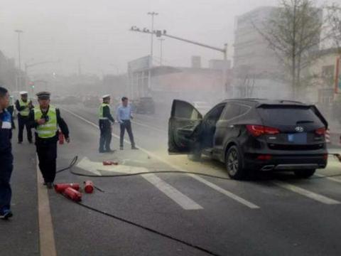 现代SUV自燃上央视，不是第一次了，不配灭火器你还敢开？