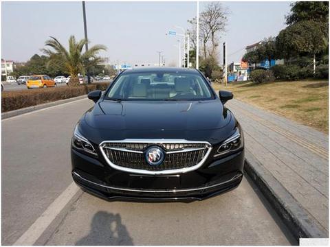 帕萨特遇劲敌，这B级车一上市就减4万，配9AT仅20万，比雅阁良心