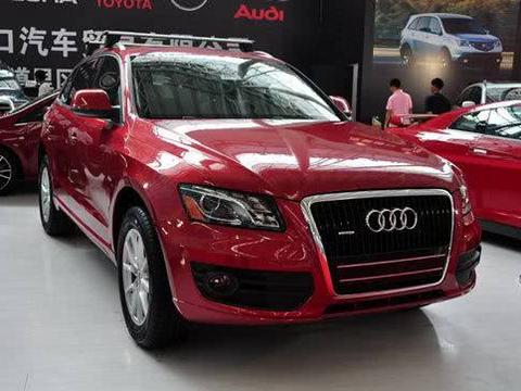 奥迪Q5:豪华SUV中领跑车,前脸延续了家族式设计理念元素!!