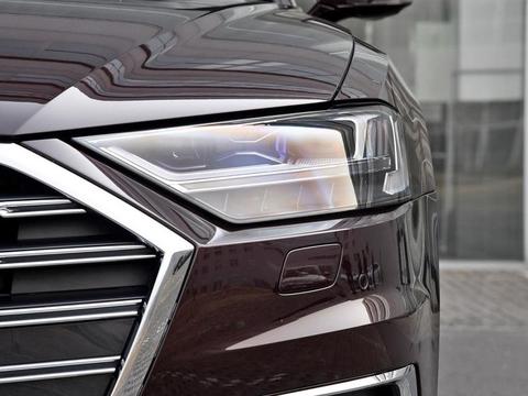 奔驰S级最强劲敌，4.0T V8配6块大屏+飞机操纵杆，豪车95万起售