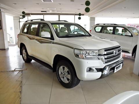 兰德酷路泽，你的性价比跟油耗都对不起你那么“屌”的名字