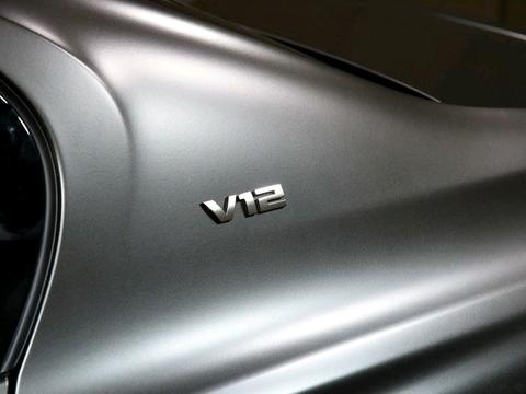 又一宝马面临停产，3.7S破百+激光大灯  300万的奔驰S级自愧不如