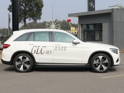 抵不住豪车诱惑，男子借50万买奔驰，三个月后，却彻底心寒！