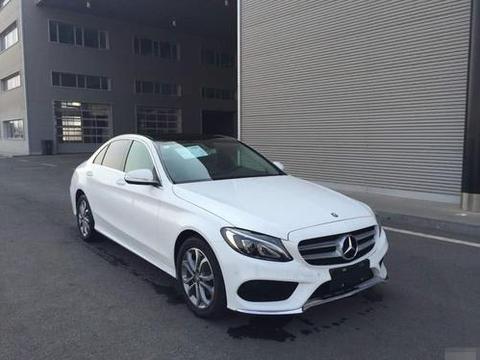 28万提奔驰C200运动版，车主：车门喷漆也无妨，价格给力就行