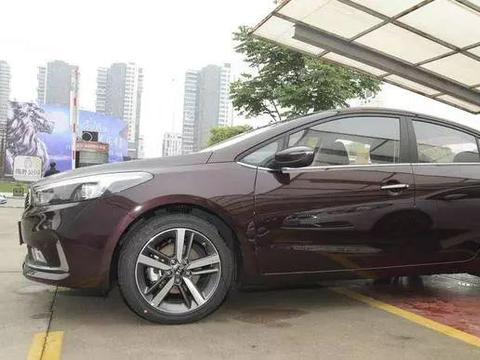 嫌思域价格贵？这款车适合你！颜值比卡罗拉漂亮，七万买啥朗逸