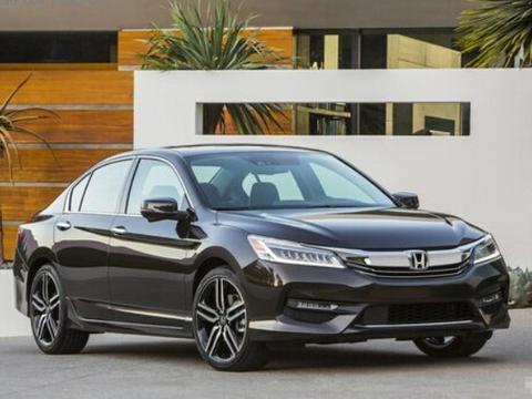 它才是当之无愧最美B级车!16万起售你还在傻傻买帕萨特?!