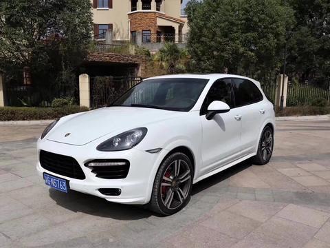 卡宴GTS落地价210万，外形拉风排气管声响销魂