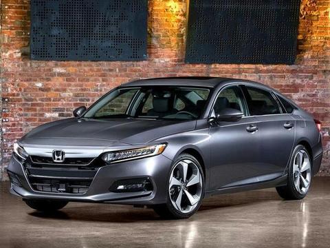 新凯美瑞现已上市就看新雅阁了，10AT是好，后排也没出风口