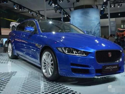 狂降12万，比宝马3系奢华，23万卖不动，仅因车尾多俩字？