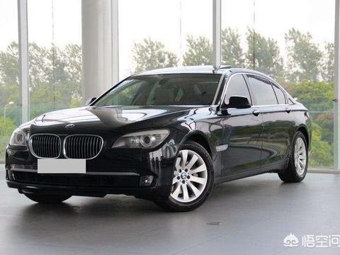 110万买宝马740顶配好还是奔驰S450好？