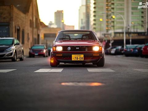 改装小红骑士1981丰田卡罗拉（E70）