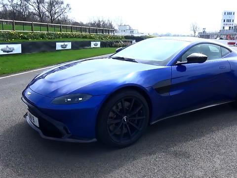 土豪晒新买的跑车，说不比保时捷911差，懂车网友看后：我信