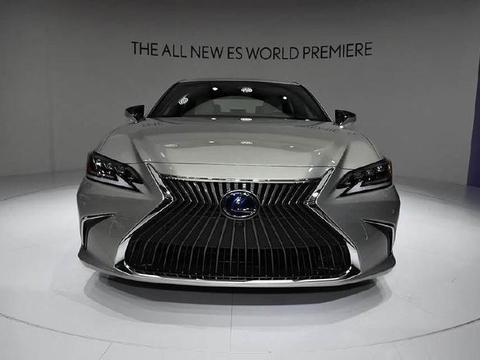 品牌豪华不输奔驰，整车进口，格调不输奥迪A6，新款仅31万要火