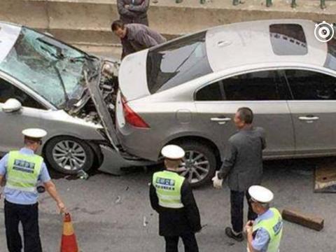 前方车辆急刹导致追尾，如何划分责任？