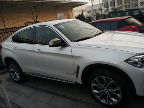 总体上新款美版宝马X6还拥有较大的离地间隙