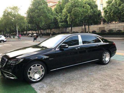 花200万刚买的迈巴赫s450, 提车一个月后, 车主竟然这么说