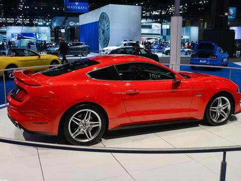 最便宜的V8跑车, 7000rpm换挡, 百公里加速4秒