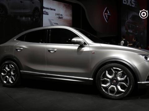 标配四驱+天窗, 2.0T爆发224马力, 18万多起这德系SUV争议多