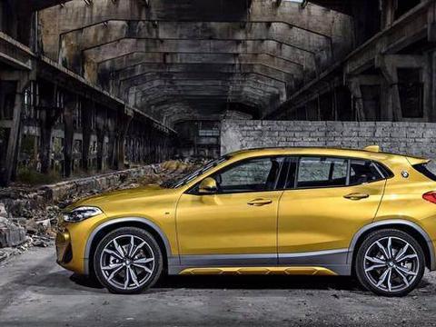 车标最多的宝马，打开车门后令人哭笑不得