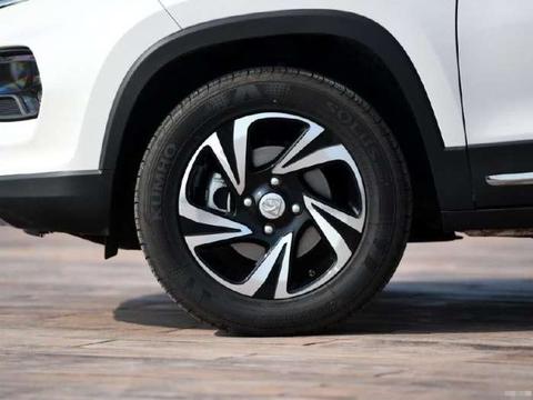 明明车标被国人厌恶, 但销量不减反增, 6万配自动挡