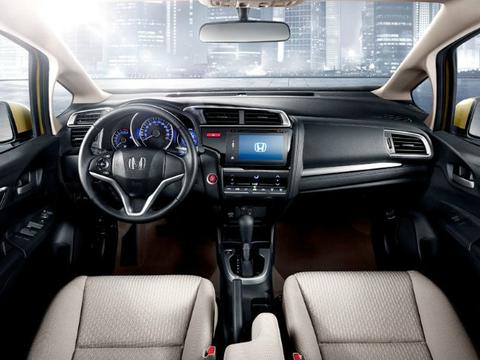 平民超跑本田飞度确实是一辆好车，皮实耐用，经济省油