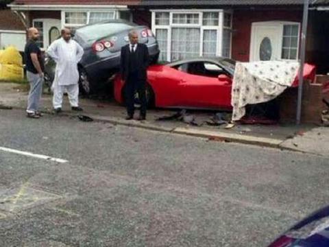 车主借车给朋友撑场面，没想到还车时是事故现场