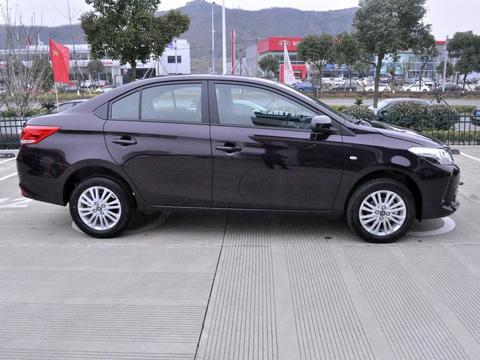 从14万降到6万不减配，这款车十年开不坏，配1.5L加8AT