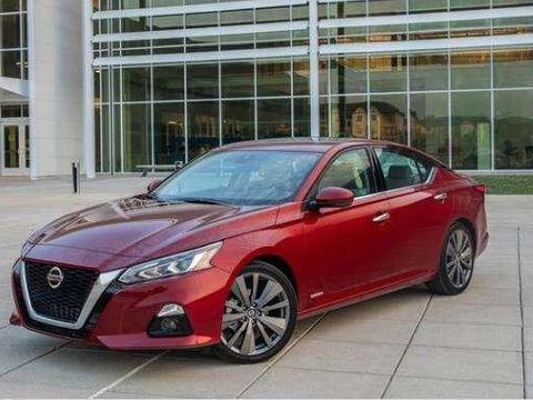 19款全新天籁终于到店，单凭内饰这点，就能把雅阁凯美瑞给打趴