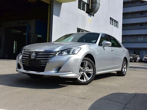 丰田良心了! C级车降至23万, 外观比奥迪A4L漂亮, 配2.0T8AT!