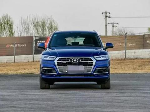 简配后的奥迪Q5L，加长101mm，比宝马X3大一圈