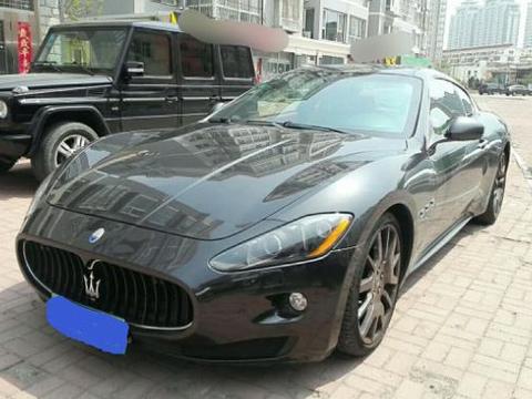 丈夫开奔驰大G，妻子开玛莎GT：网友直呼一年的保险费我都交不起