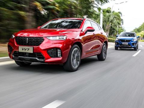 C罗车库里“非富即贵”，怎么还停了一辆20万级的国货车？