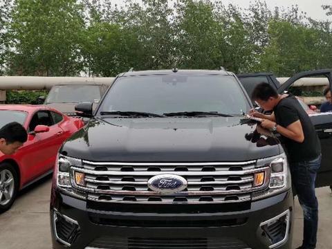 没人买就扔中国，比揽胜大一圈，3.5T+10AT仅60万？谁还买奥迪