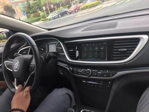 多连杆独立悬架+全系电动天窗，9万的起步价，还买啥大众朗逸！