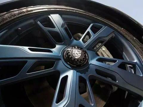 “当我环顾四周，发现没有一辆车能够满足我的要求