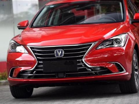 上市首月卖出12000多台，超越帝豪GL，国产家轿没它真不行