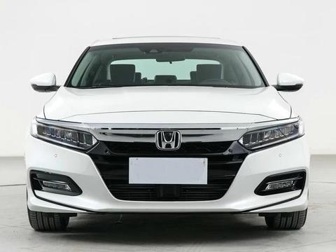 雅阁要凉了？4月仅卖出3000多台，隔壁的迈腾帕萨特笑懵了！