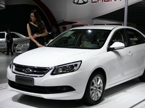 后悔捷达买早了，又一全新家轿上市，比思域更气派，不足8万