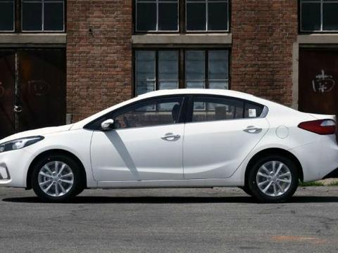 全新起亚K3，1，4T马力130油耗6L，仅卖7万