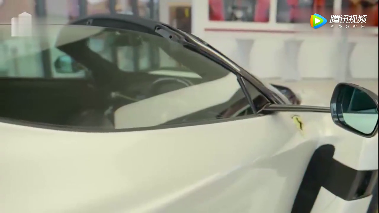 2500万的法拉利，启动瞬间告诉你什么才是超级跑车