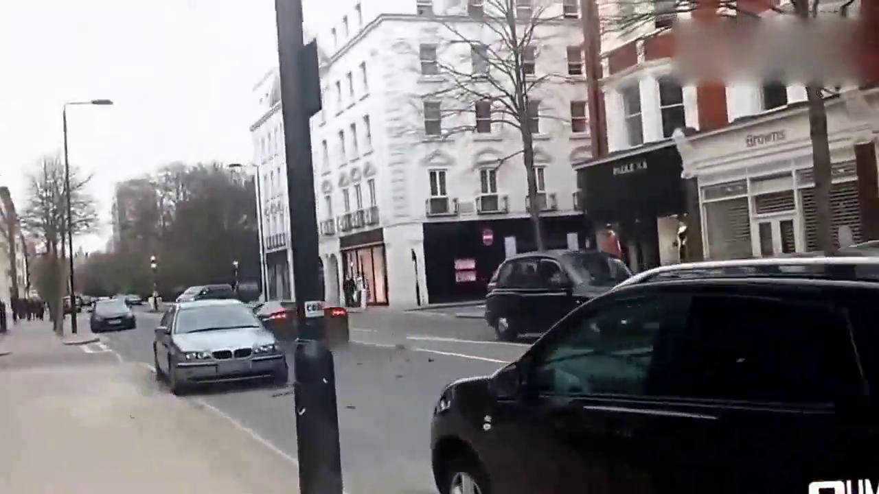 难得一见的超级跑车车祸 这现场让人心疼啊