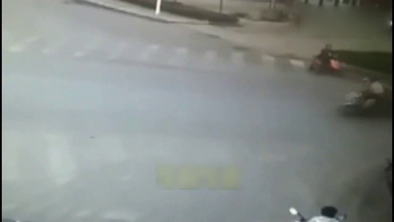 要不是监控拍下，根本不会知道电动车经历了什么