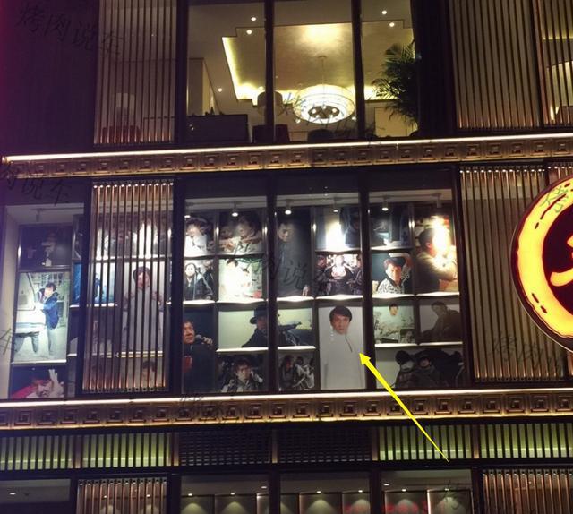 成龙开的饭店, 门口又是劳斯莱斯又是宾利的, 到底哪一辆是他的?