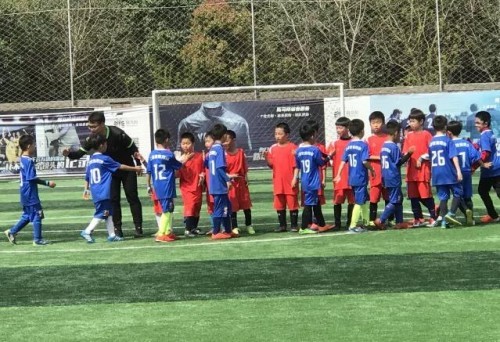 【一兆韦德热点】攀翼杯青少年足球系列赛