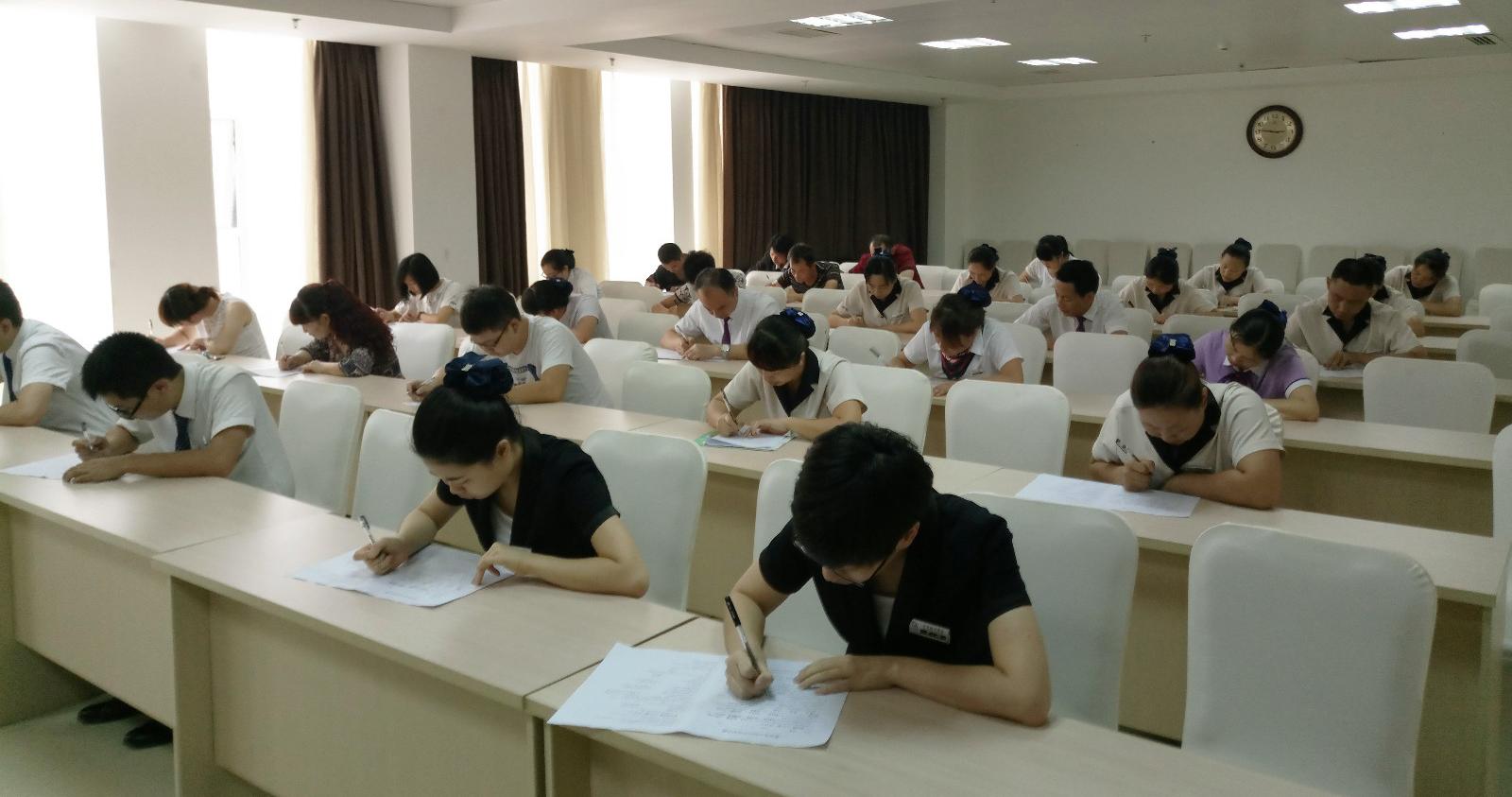 轻备学院告诉你2018年教师招聘考试到底考什