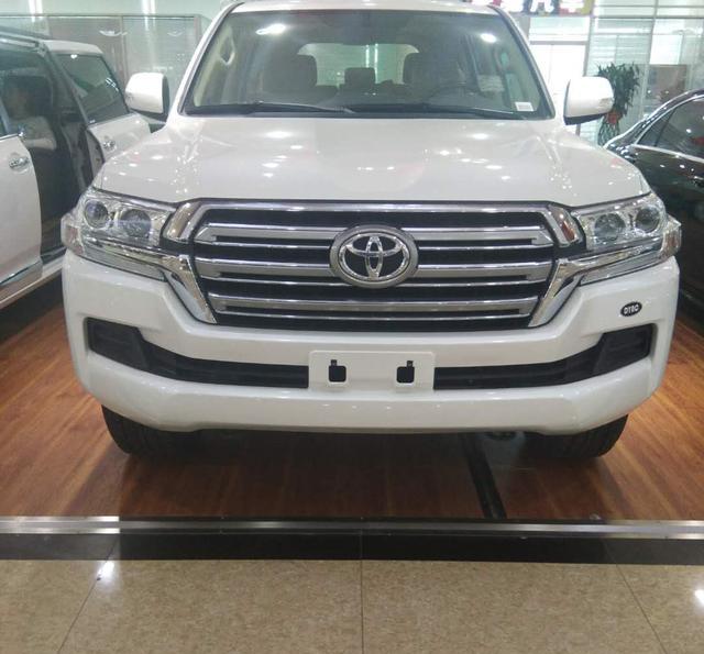 2017款丰田酷路泽4000中东版越野霸主深受人们信赖