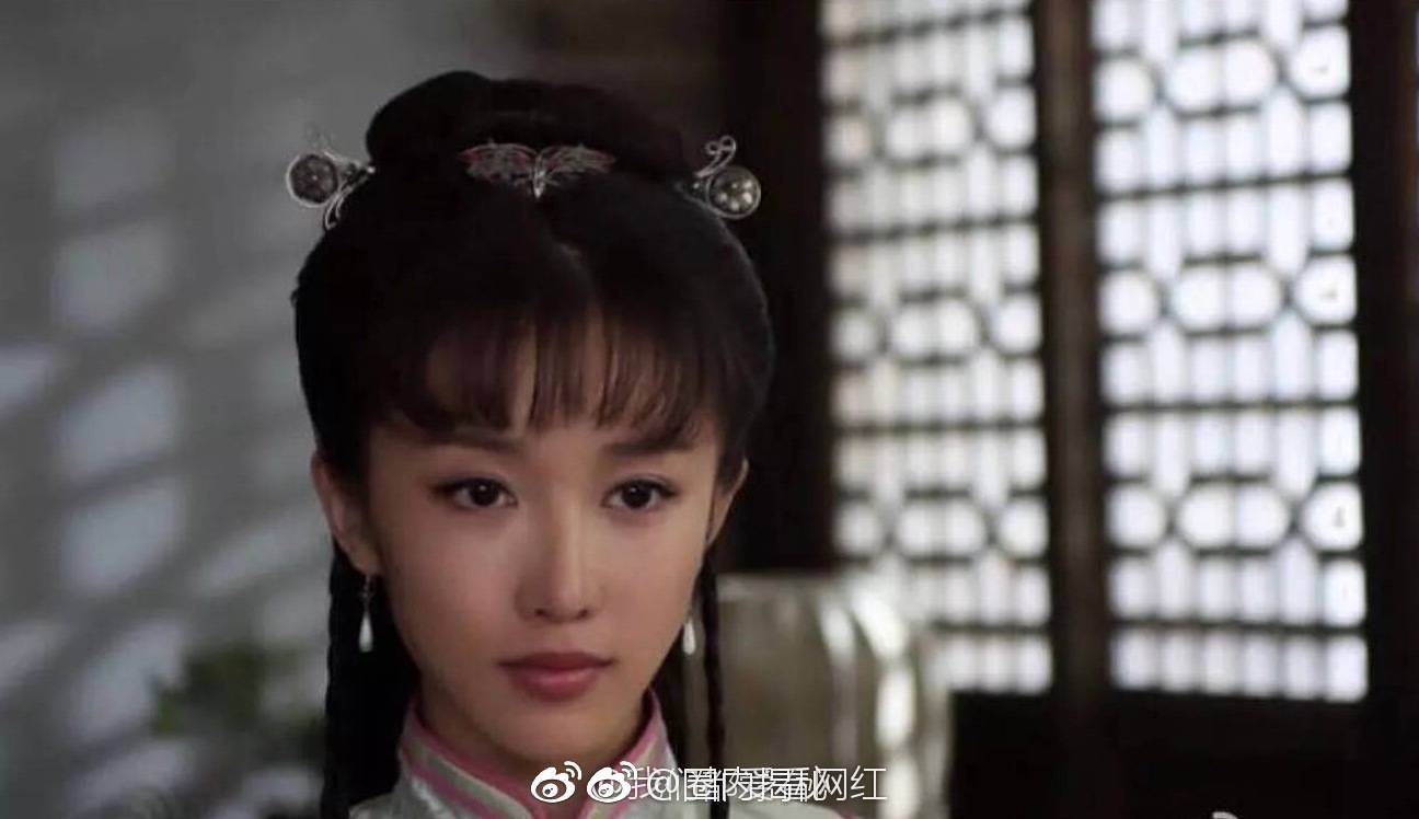 《延禧攻略》饰演嘉嫔的演员潘时七整容前的剧照,那个时候清纯自然