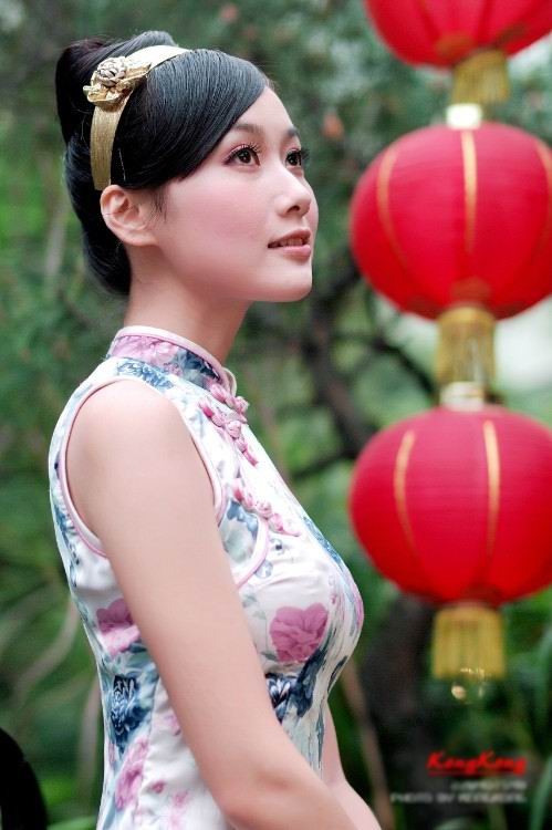 江南水乡旗袍美人,你最喜欢哪一个?