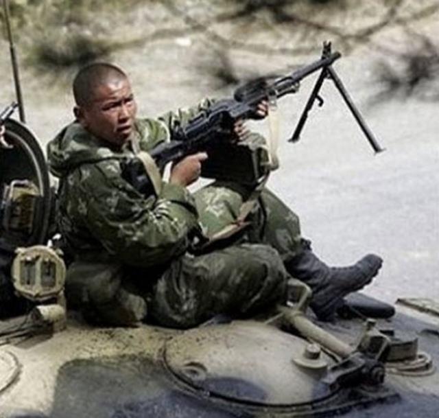 俄罗斯只需要五百个这样的战士,就能把格鲁吉