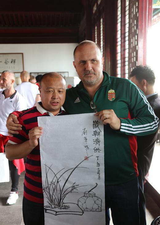 一带一路杯沙滩足球参赛球员为唐山湾国际旅